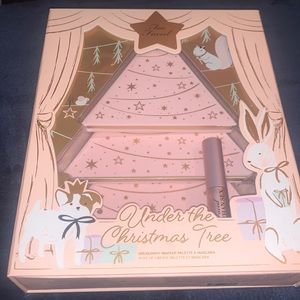 Too Faced Christmas Tree